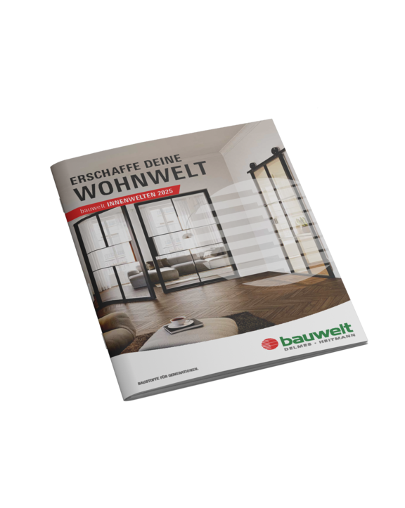 Titelblatt des Bauwelt Innenwelten-Katalogs 2025 mit dem Slogan ‚Erschaffe deine Wohnwelt‘, moderner Wohnraum mit Glastrennwänden und gemütlicher Einrichtung.